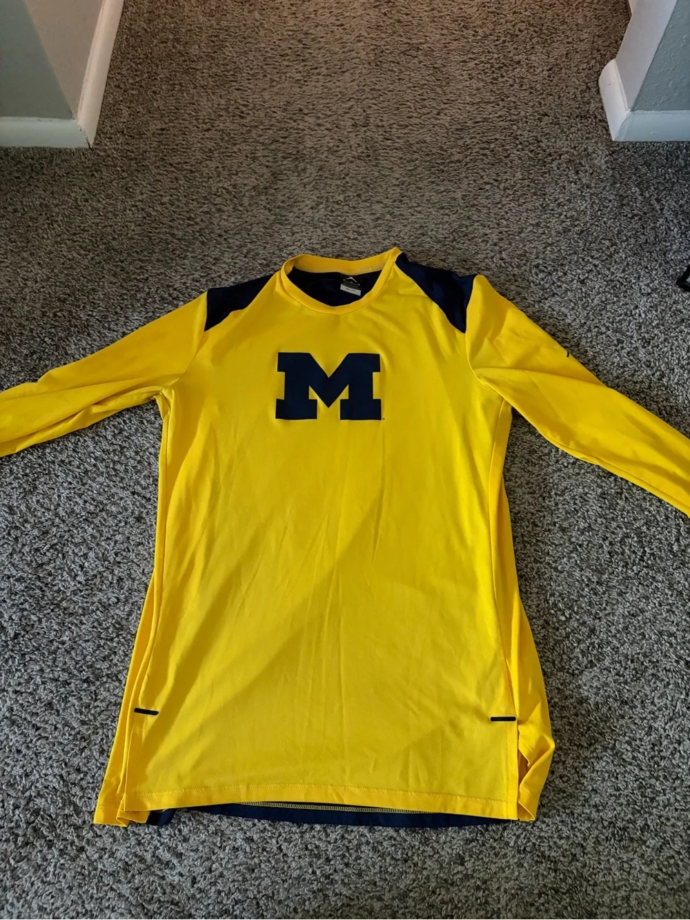 Jordan Men's Long-Sleeve Yellow & Navy Michigan M Performance Shirt